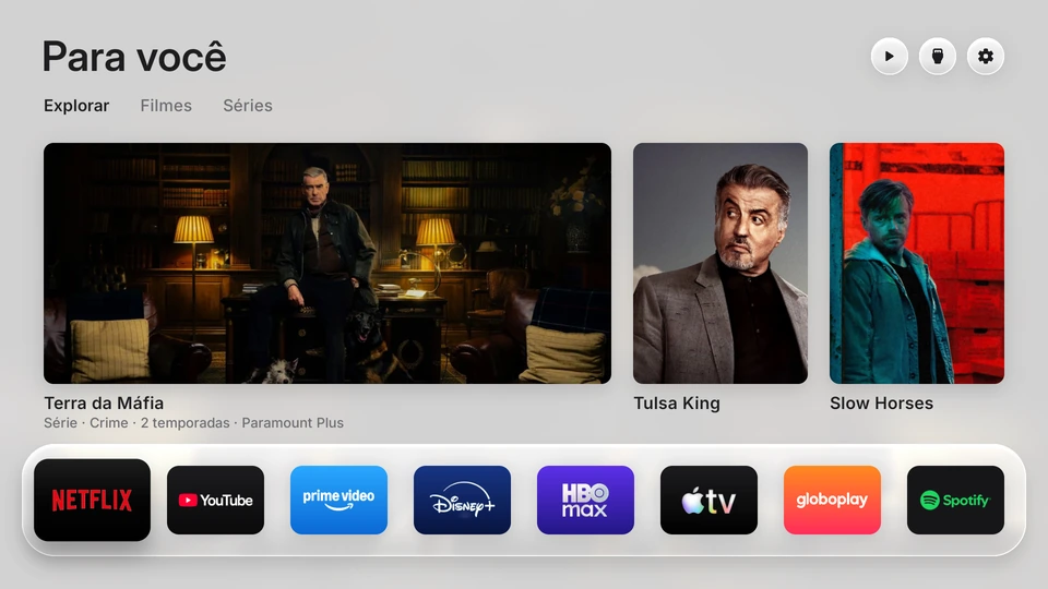 Depois: tela Para você com séries em alta e a barra de apps